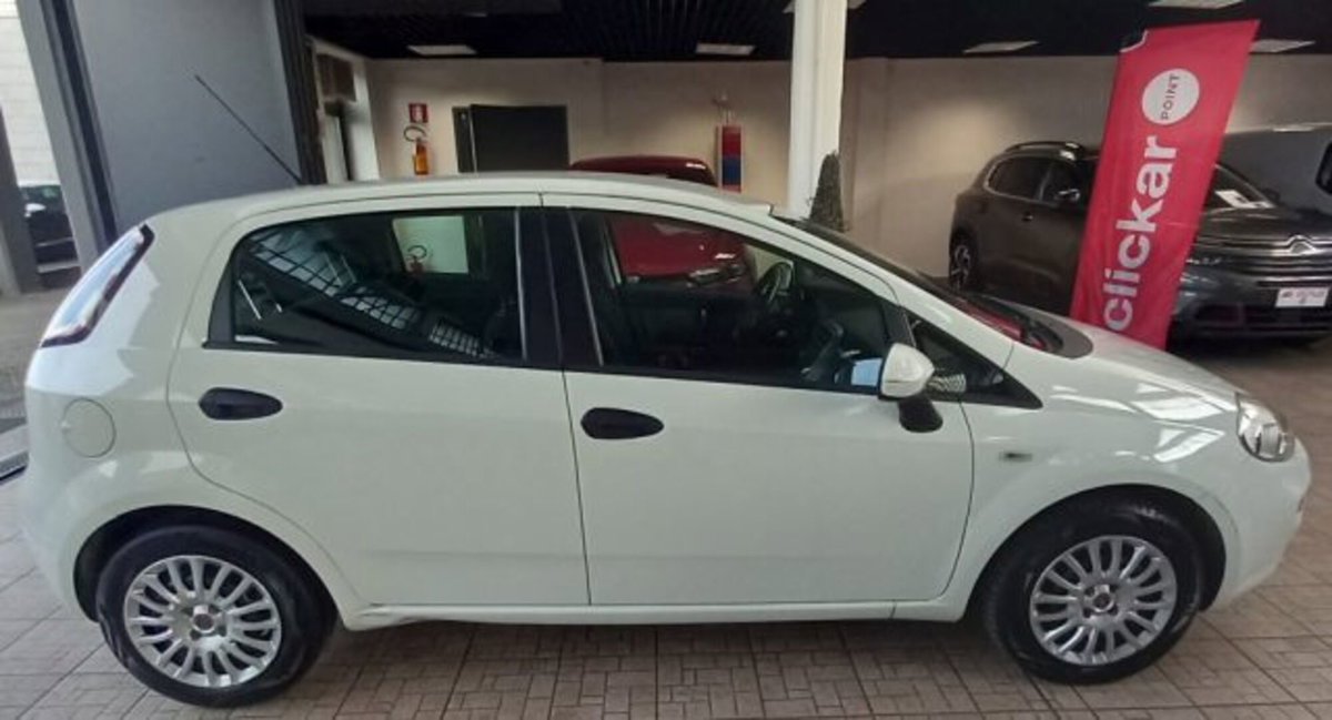 Fiat Punto 1.3 MJT II 75 CV 5 porte Easy (2)
