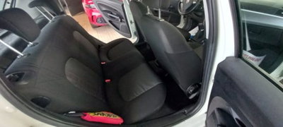 Fiat Punto 1.3 MJT II 75 CV 5 porte Easy (8)