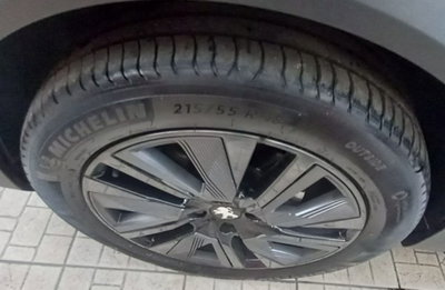 Peugeot 2008 PureTech 155 S&S EAT8 GT Pack (20)