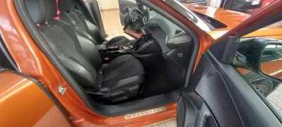 Peugeot 2008 PureTech 155 S&S EAT8 GT Pack (9)