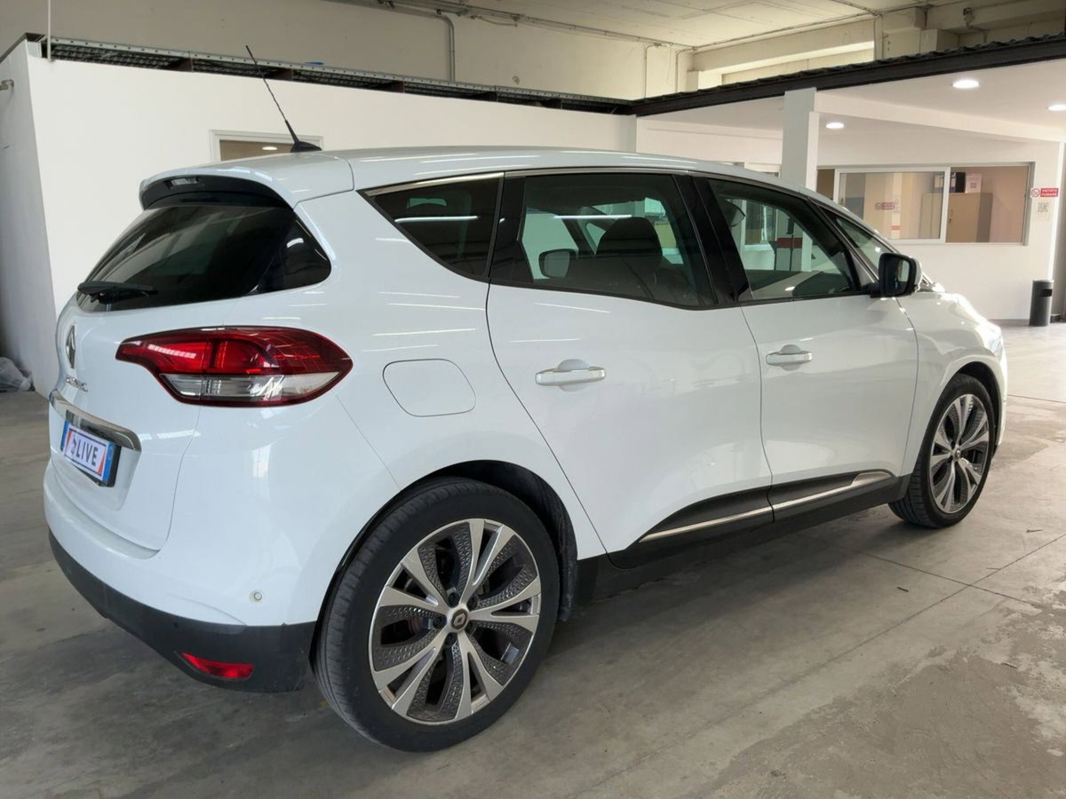 Renault Scenic E-Tech Electric 1.9 dCi Luxe Dynamique (9)