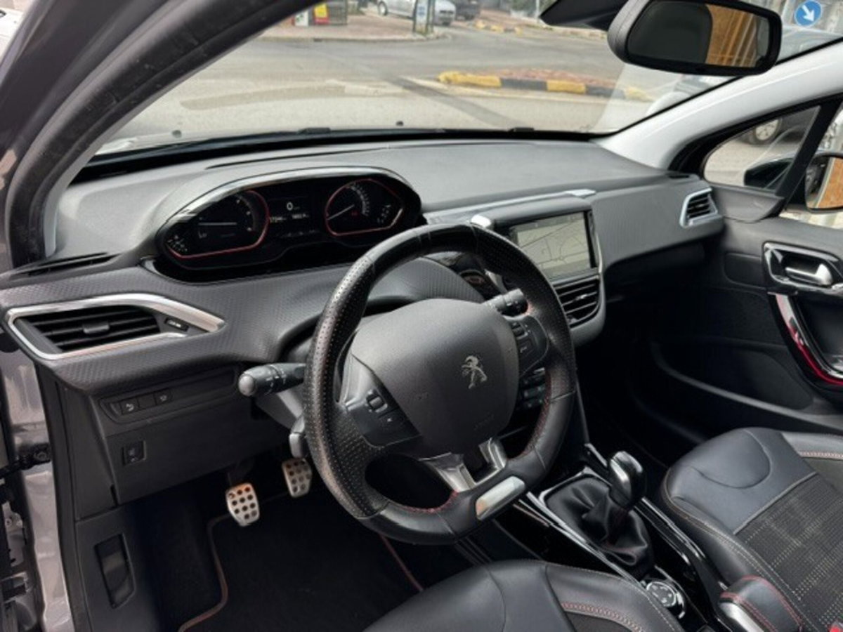 Peugeot 2008 BlueHDi 100 S&S GT Line (10)