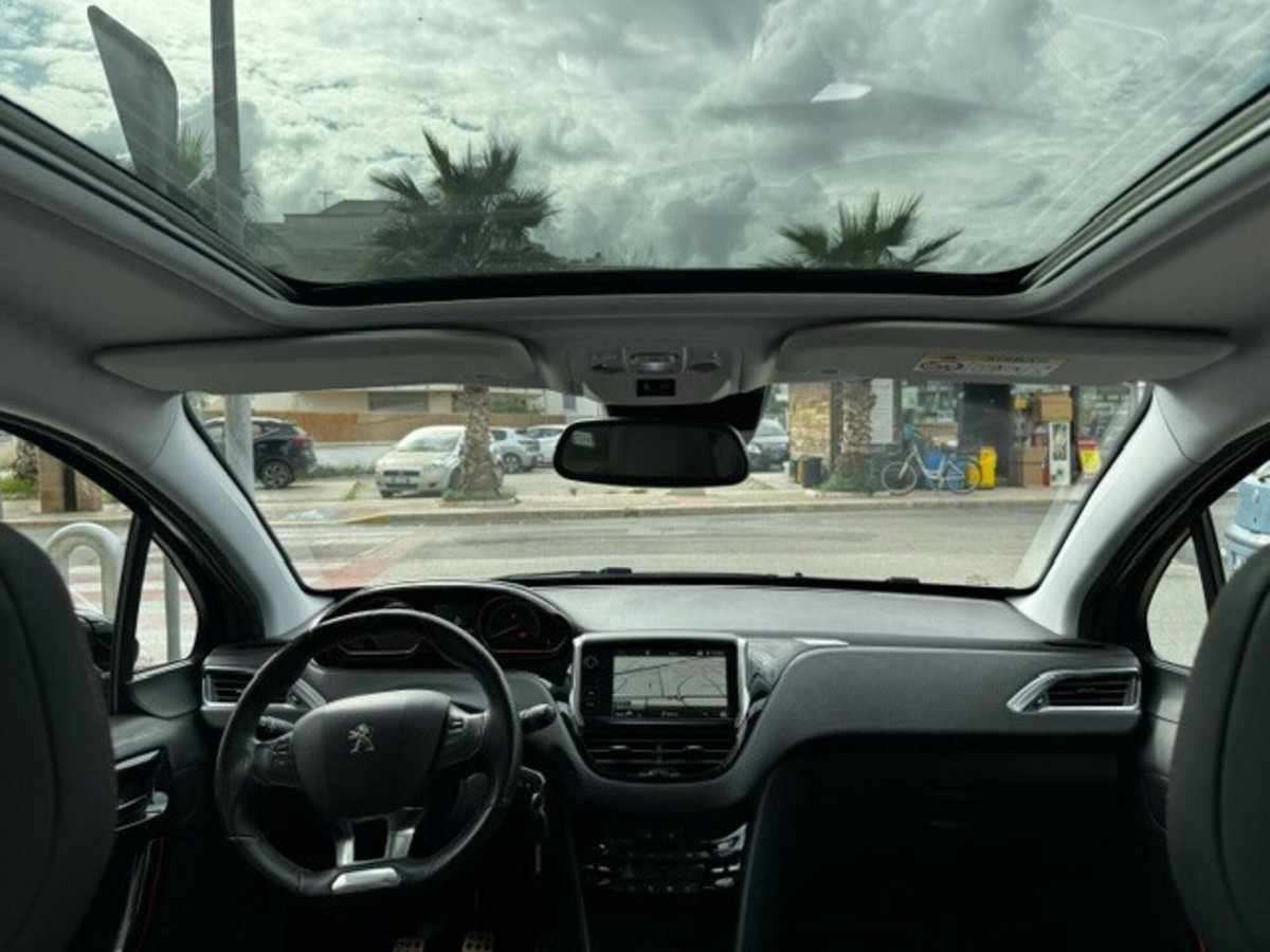 Peugeot 2008 BlueHDi 100 S&S GT Line (12)