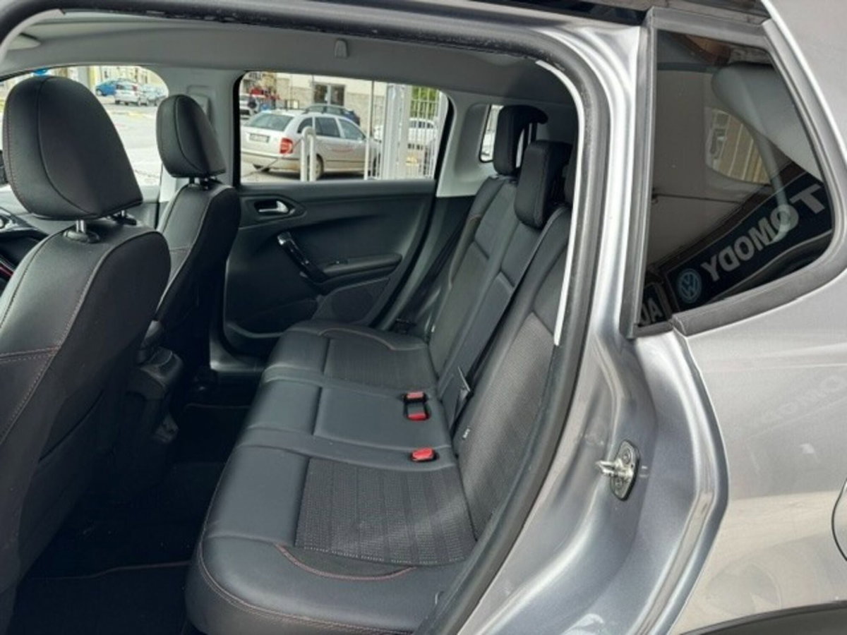 Peugeot 2008 BlueHDi 100 S&S GT Line (15)