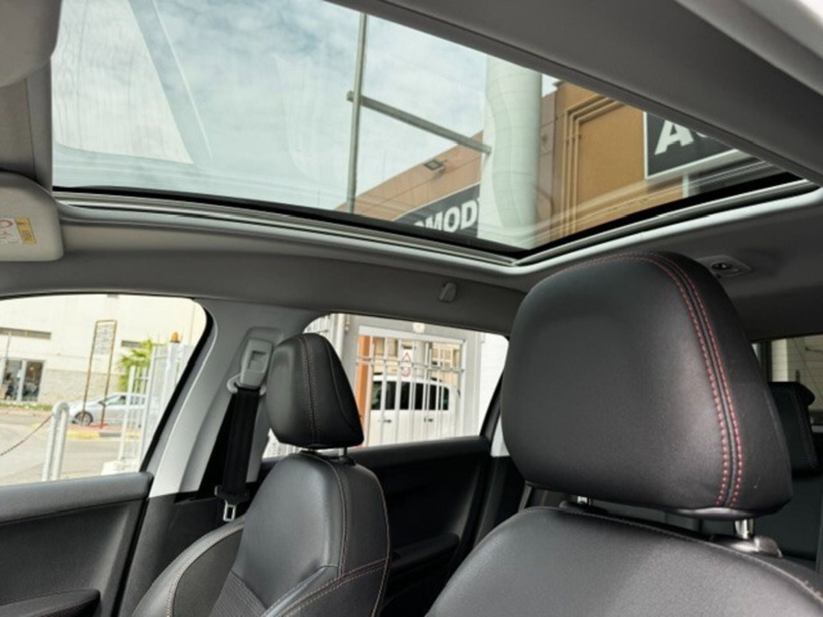 Peugeot 2008 BlueHDi 100 S&S GT Line (16)