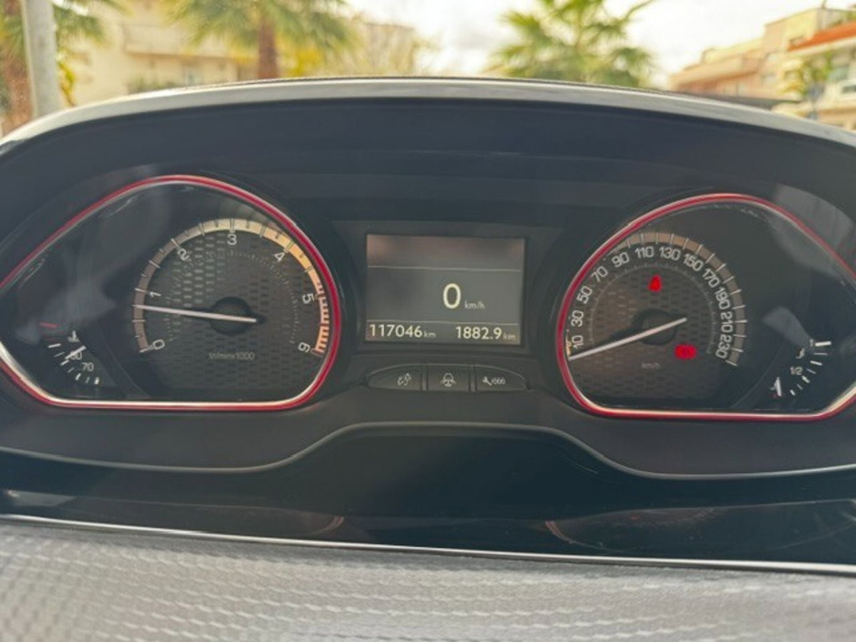 Peugeot 2008 BlueHDi 100 S&S GT Line (17)