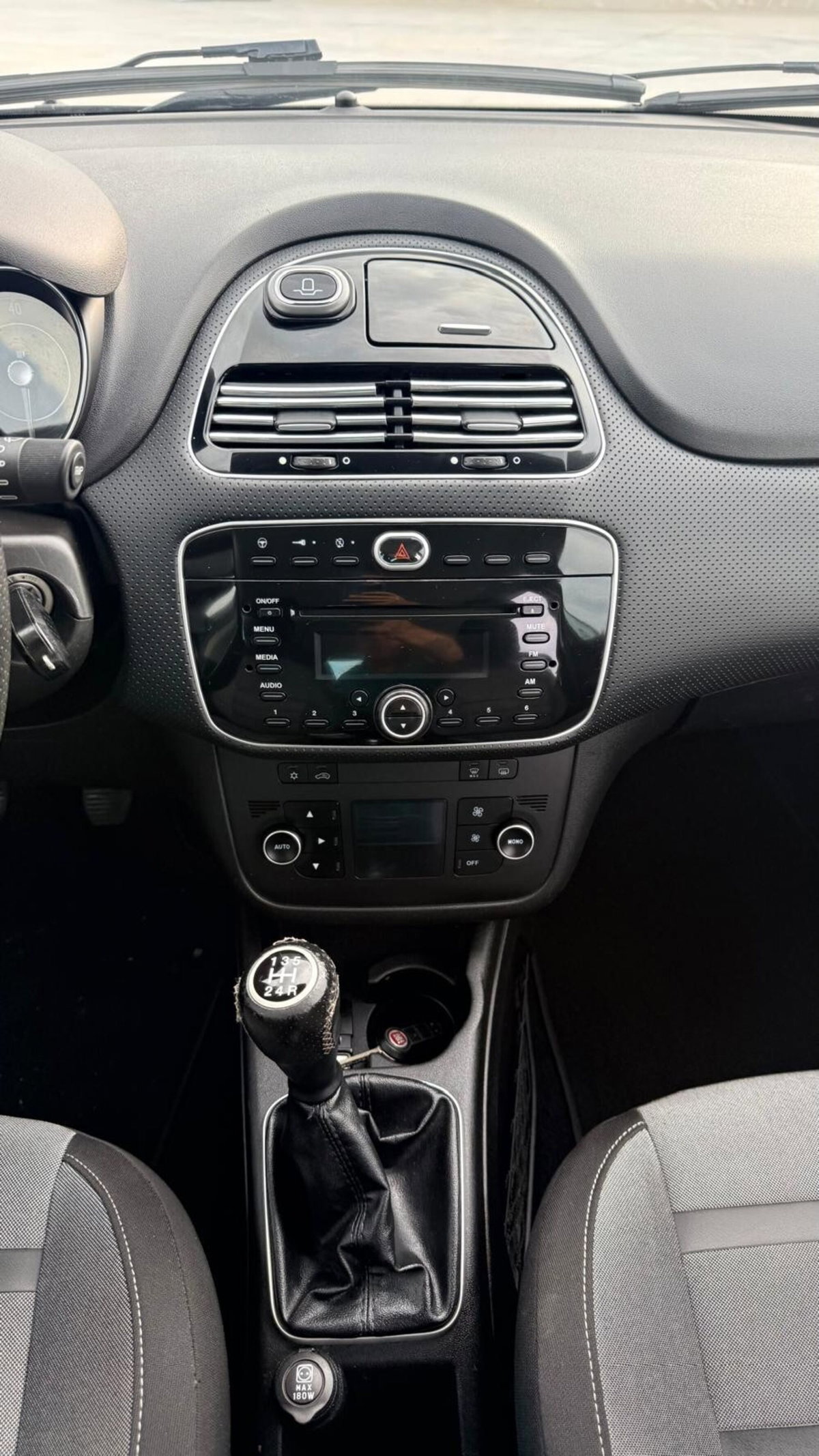 Fiat Punto 1.3 MJT II S&S 85 CV 5 porte ECO Lounge (13)