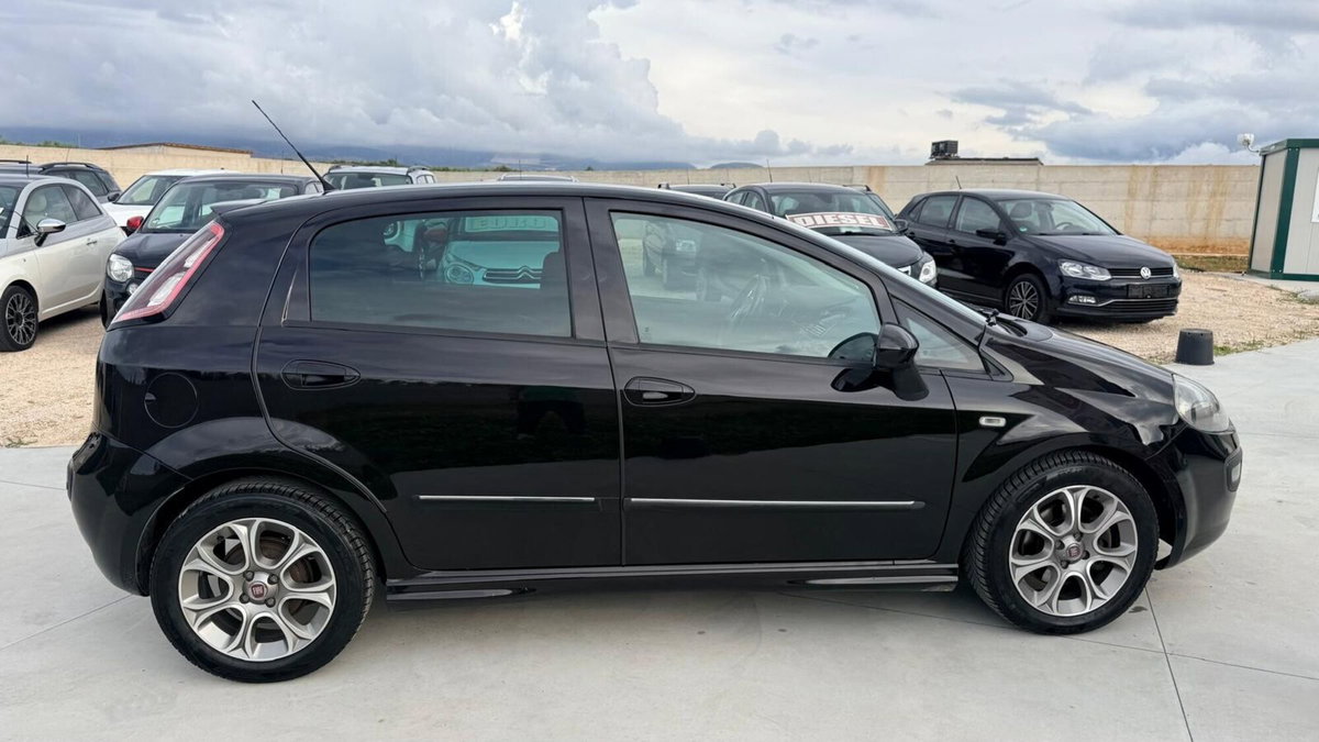 Fiat Punto 1.3 MJT II S&S 85 CV 5 porte ECO Lounge (8)