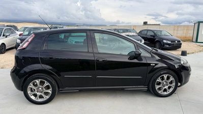Fiat Punto 1.3 MJT II S&S 85 CV 5 porte ECO Lounge (8)