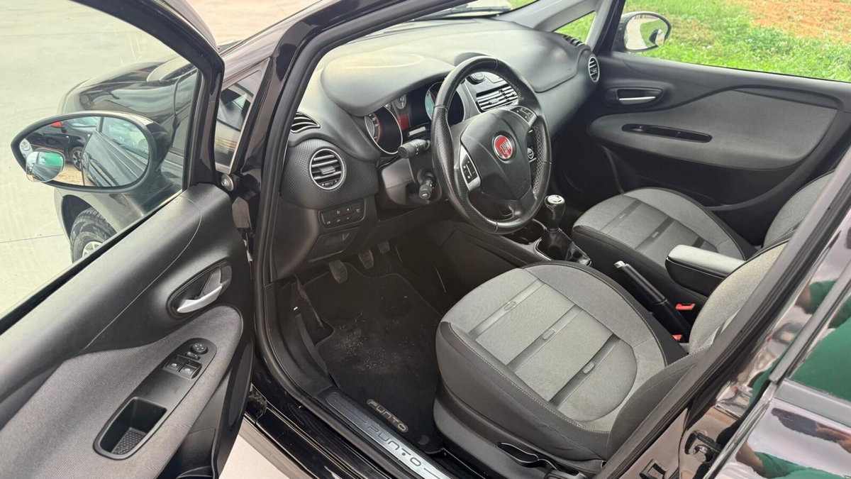 Fiat Punto 1.3 MJT II S&S 85 CV 5 porte ECO Lounge (9)