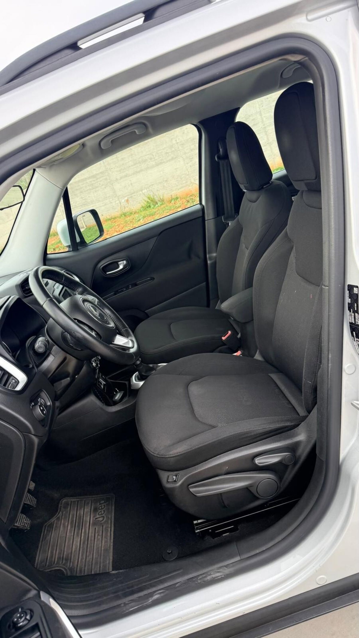 Jeep Renegade 1.6 Mjt 120 CV Longitude (12)