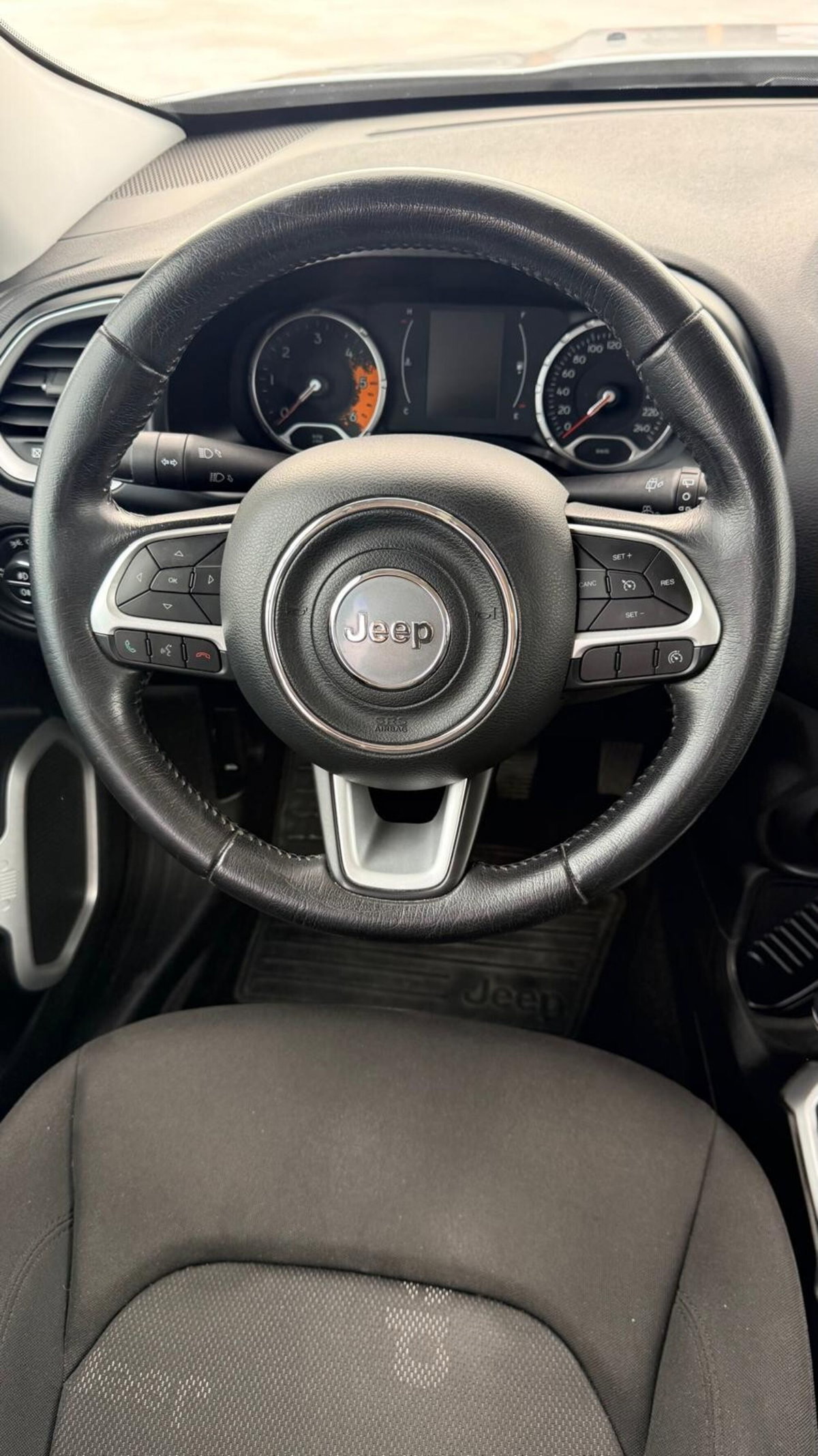 Jeep Renegade 1.6 Mjt 120 CV Longitude (16)