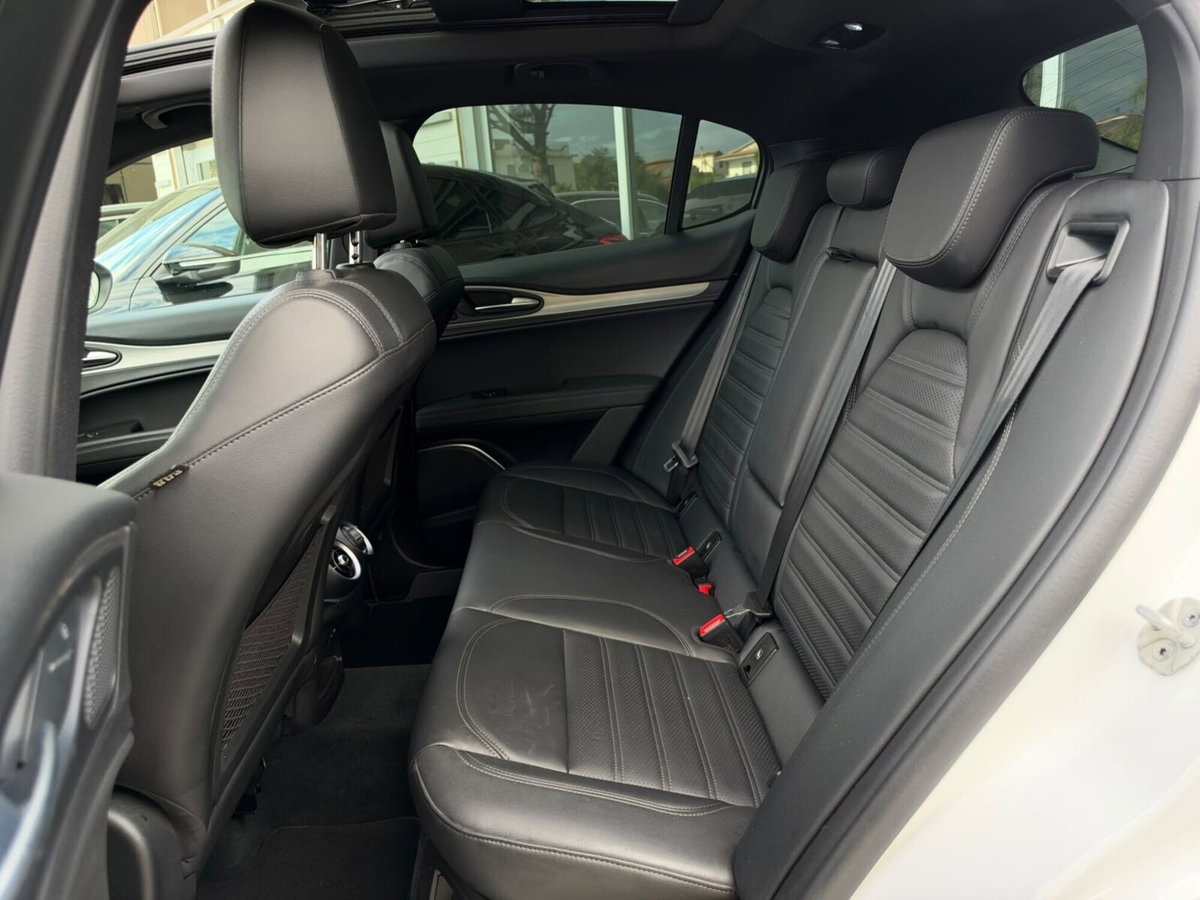 Alfa Romeo Stelvio Stelvio 2.2 Turbodiesel 210 CV AT8 Q4 Veloce (12)