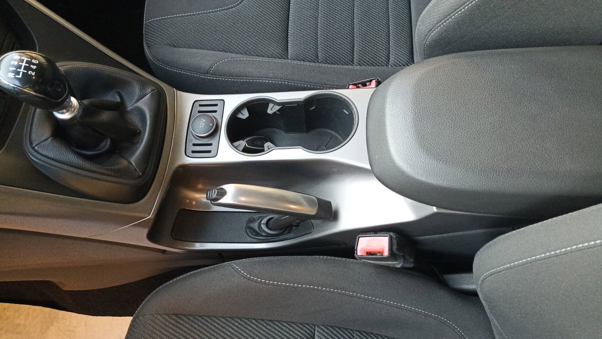 Ford Kuga 2.0 TDCI 140 CV 4WD Titanium (15)