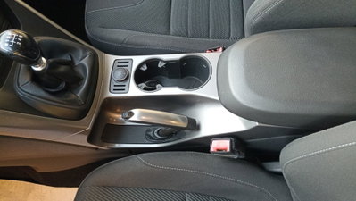 Ford Kuga 2.0 TDCI 140 CV 4WD Titanium (15)