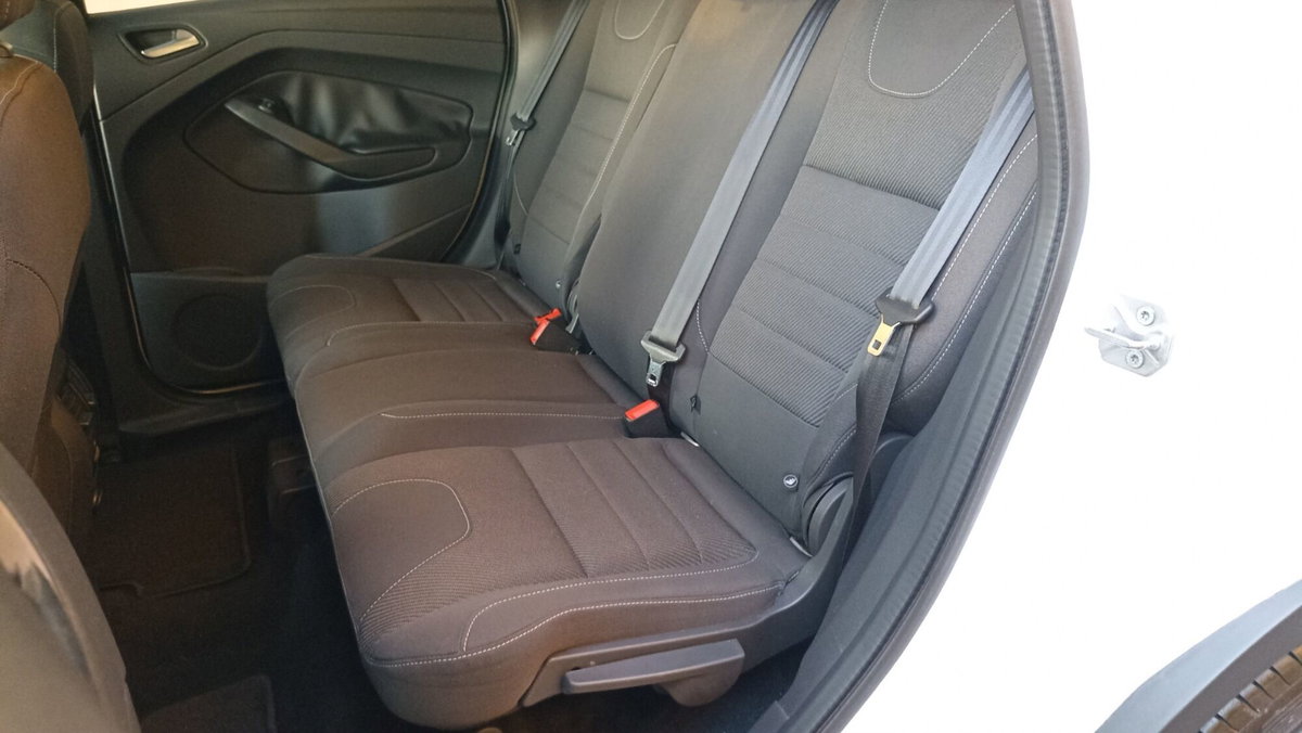 Ford Kuga 2.0 TDCI 140 CV 4WD Titanium (18)