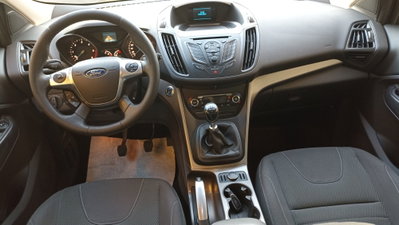 Ford Kuga 2.0 TDCI 140 CV 4WD Titanium (19)