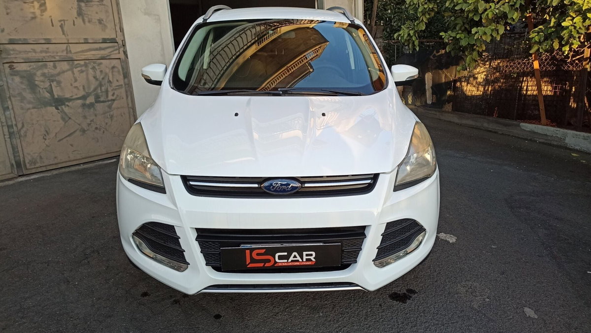 Ford Kuga 2.0 TDCI 140 CV 4WD Titanium (2)