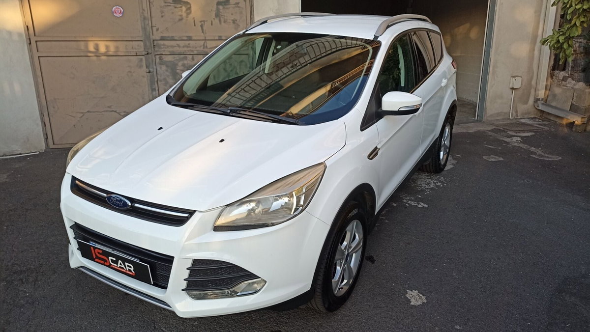Ford Kuga 2.0 TDCI 140 CV 4WD Titanium (3)