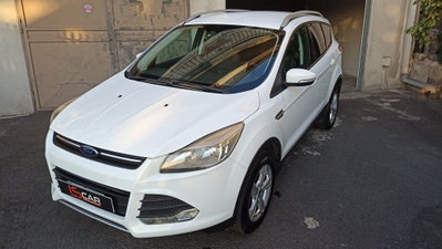Ford Kuga 2.0 TDCI 140 CV 4WD Titanium (3)