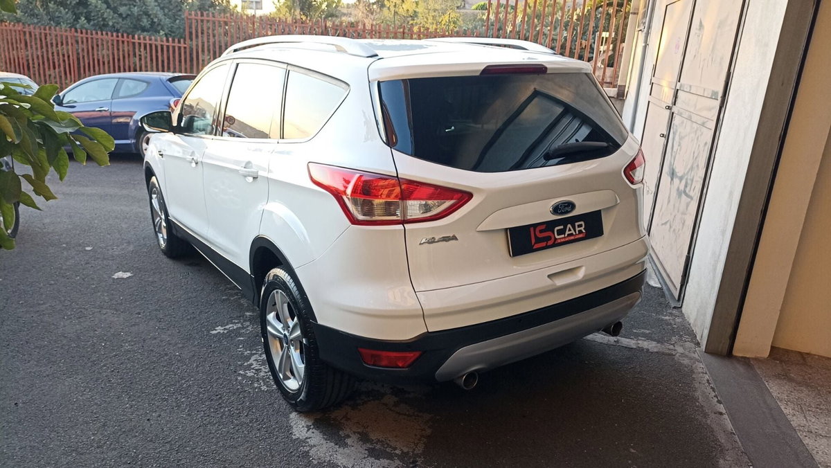 Ford Kuga 2.0 TDCI 140 CV 4WD Titanium (6)
