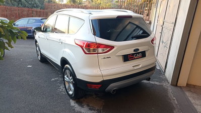 Ford Kuga 2.0 TDCI 140 CV 4WD Titanium (6)