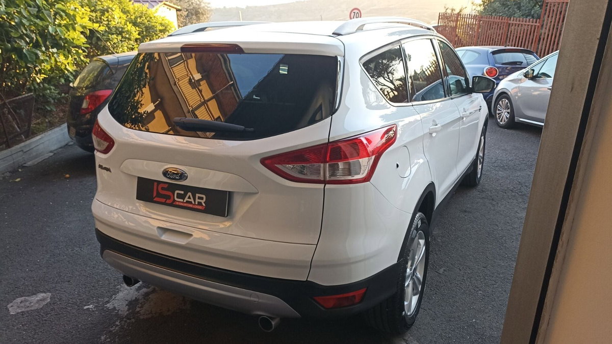Ford Kuga 2.0 TDCI 140 CV 4WD Titanium (8)