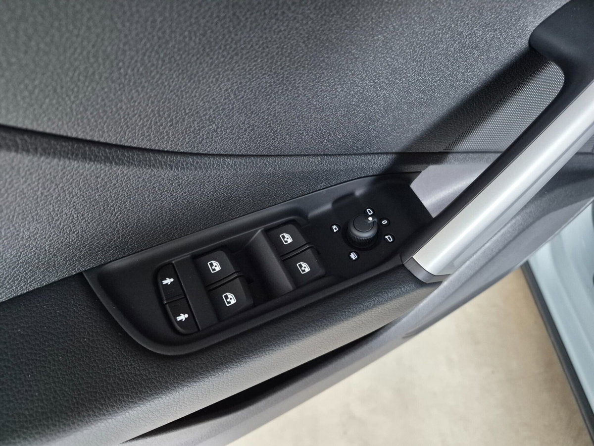 Audi Q2 Q2 35 TFSI S tronic Business (13)