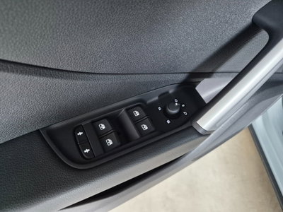Audi Q2 Q2 35 TFSI S tronic Business (13)