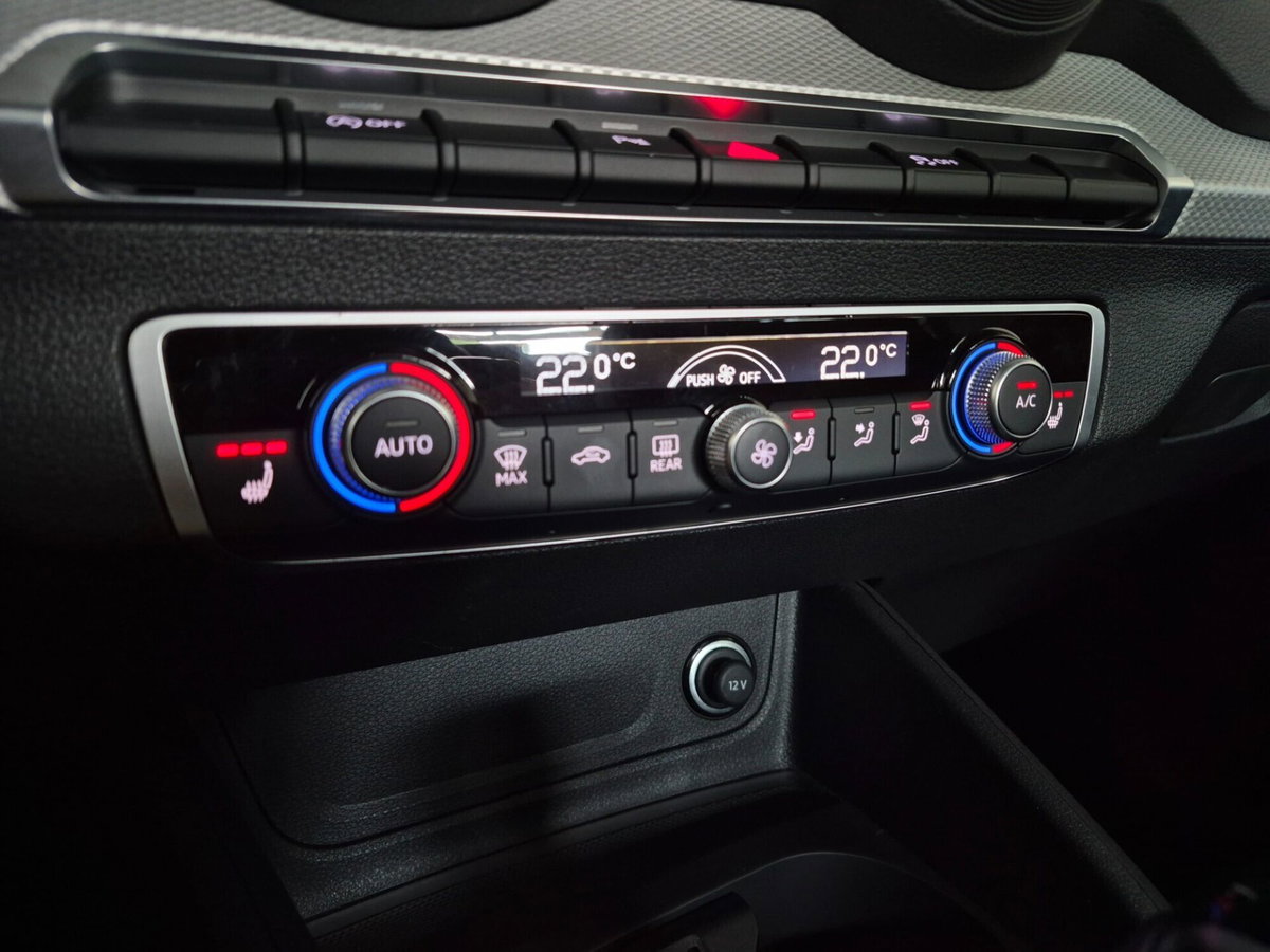 Audi Q2 Q2 35 TFSI S tronic Business (19)