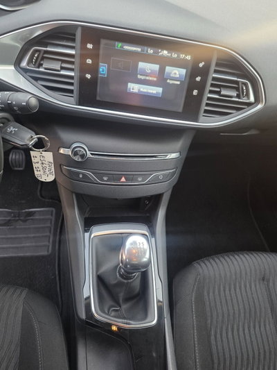 Peugeot 308 SW BlueHDi 120 S&S Business (12)