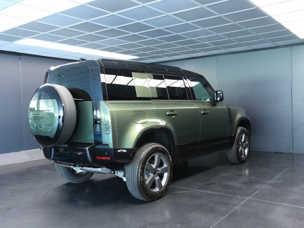 Land Rover Defender 110 3.0d i6 mhev X-Dynamic HSE awd 250cv auto (3)