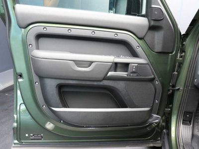 Land Rover Defender 110 3.0d i6 mhev X-Dynamic HSE awd 250cv auto (7)