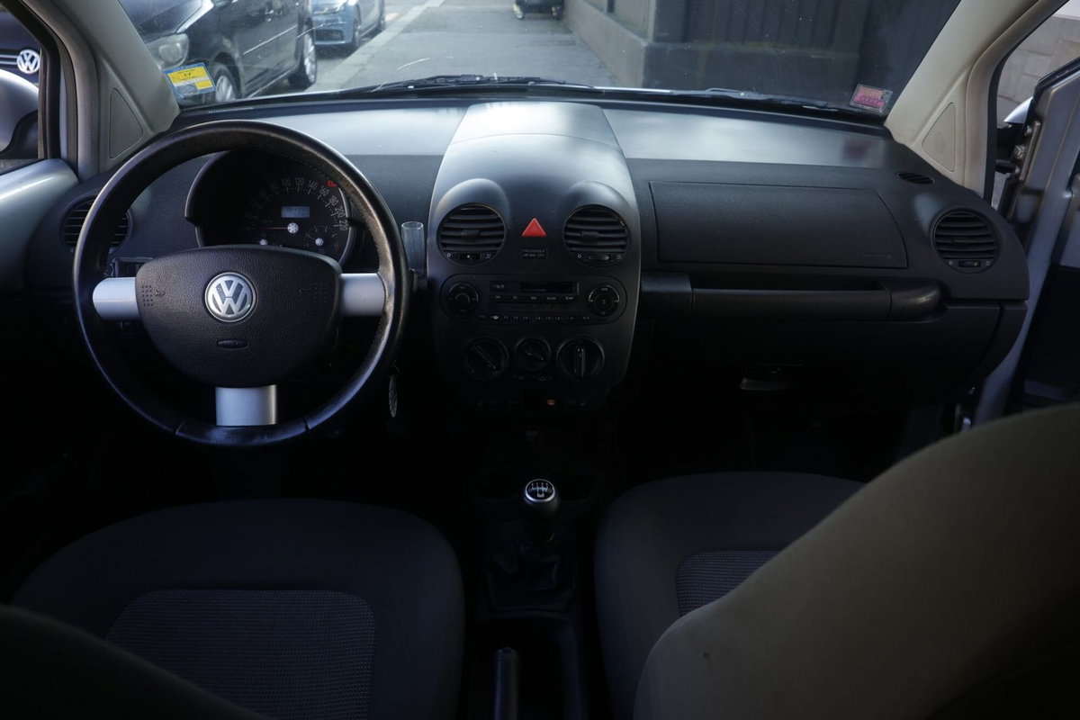 Volkswagen Maggiolino 1.2 TSI Design (2)