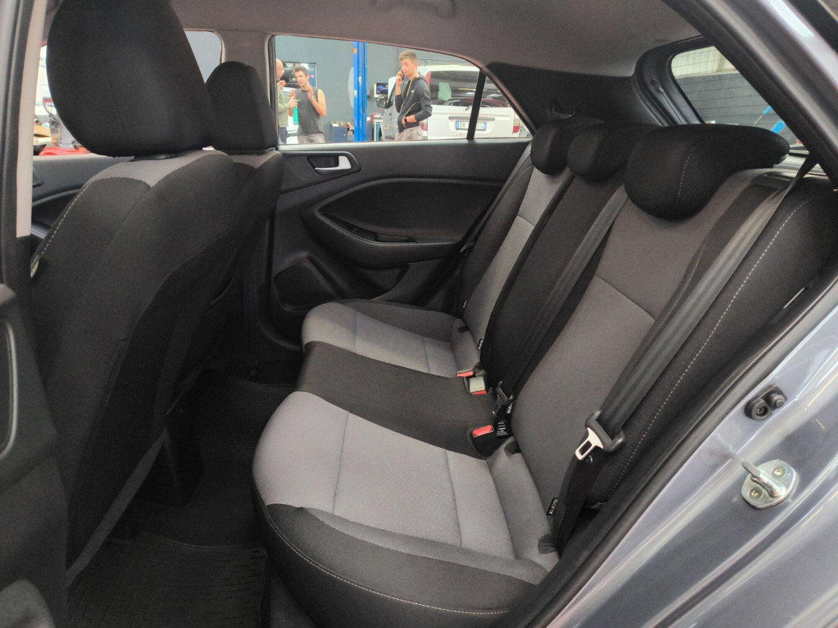 Hyundai i20 1.2 84 CV 5 porte Comfort (11)