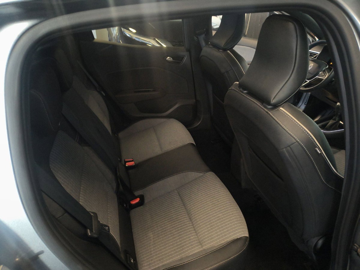 Renault Clio TCe 90 CV 5 porte Techno (8)