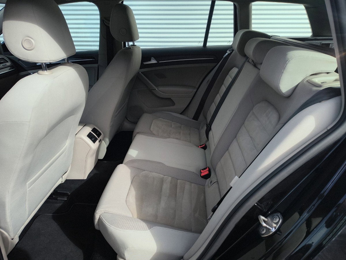 Volkswagen Golf Variant 2.0 TDI Highline BlueMotion Technology (10)