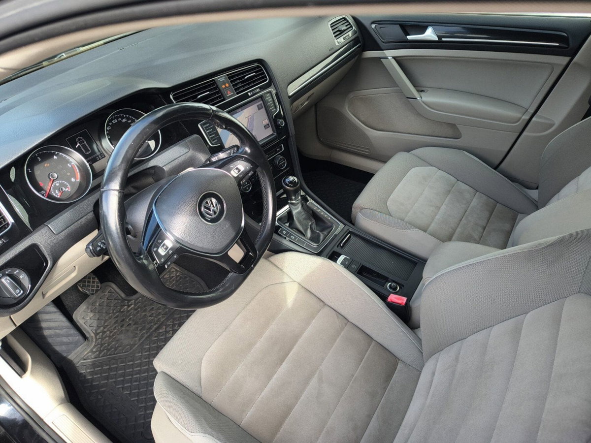 Volkswagen Golf Variant 2.0 TDI Highline BlueMotion Technology (12)