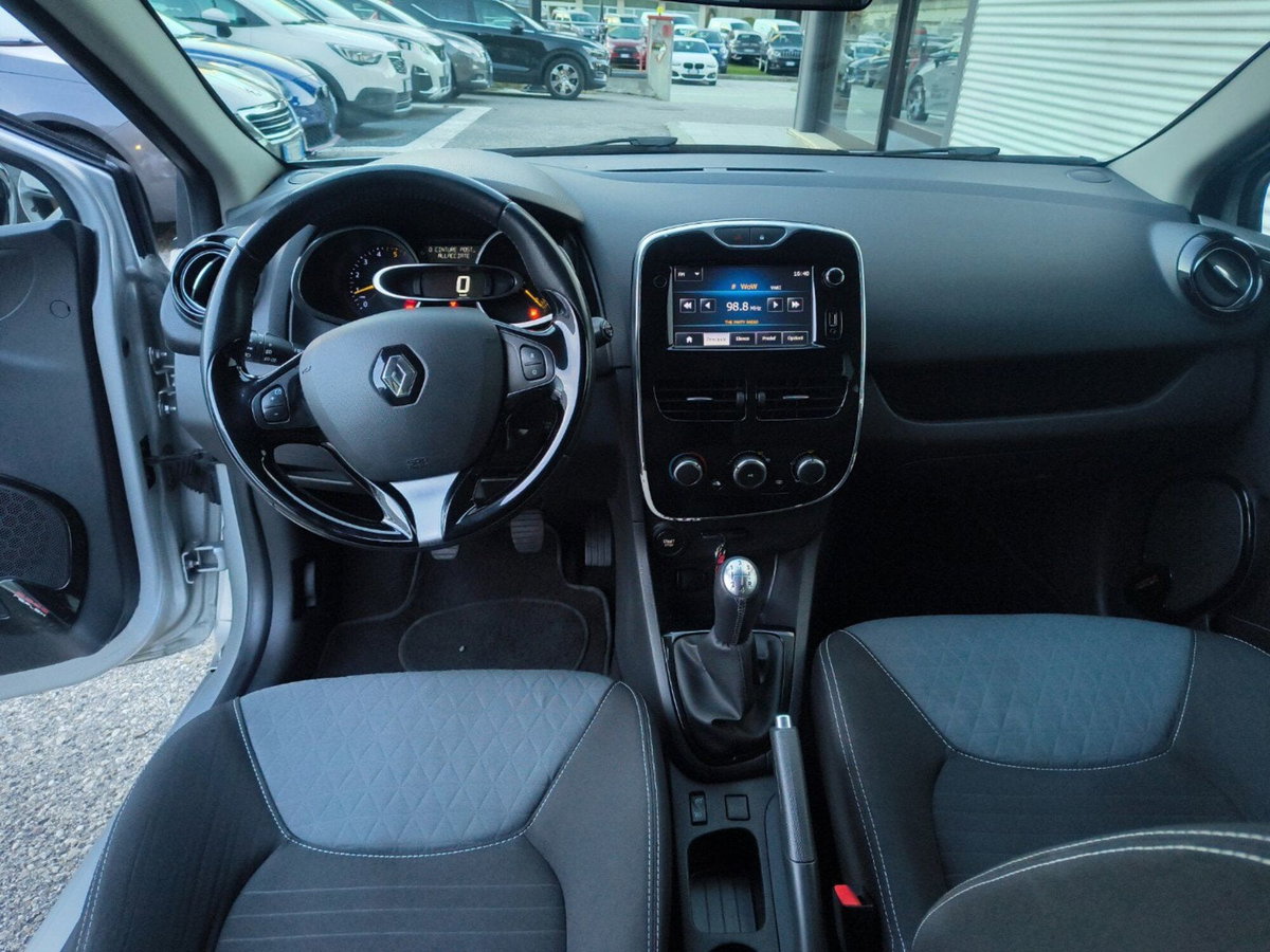 Renault Clio 1.5 dCi 90CV 5 porte Luxe (12)