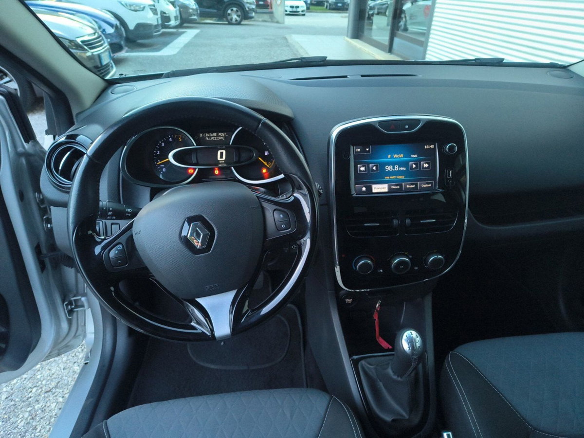 Renault Clio 1.5 dCi 90CV 5 porte Luxe (13)