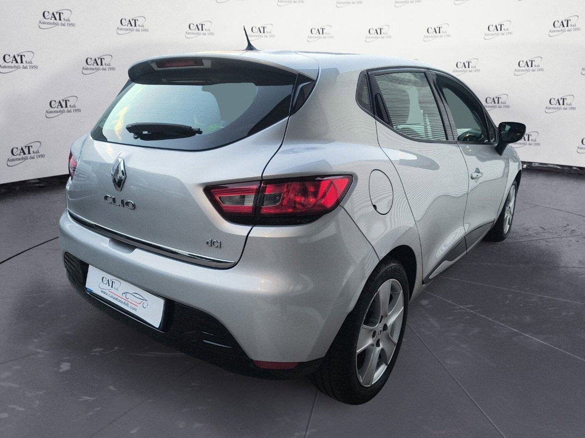 Renault Clio 1.5 dCi 90CV 5 porte Luxe (6)