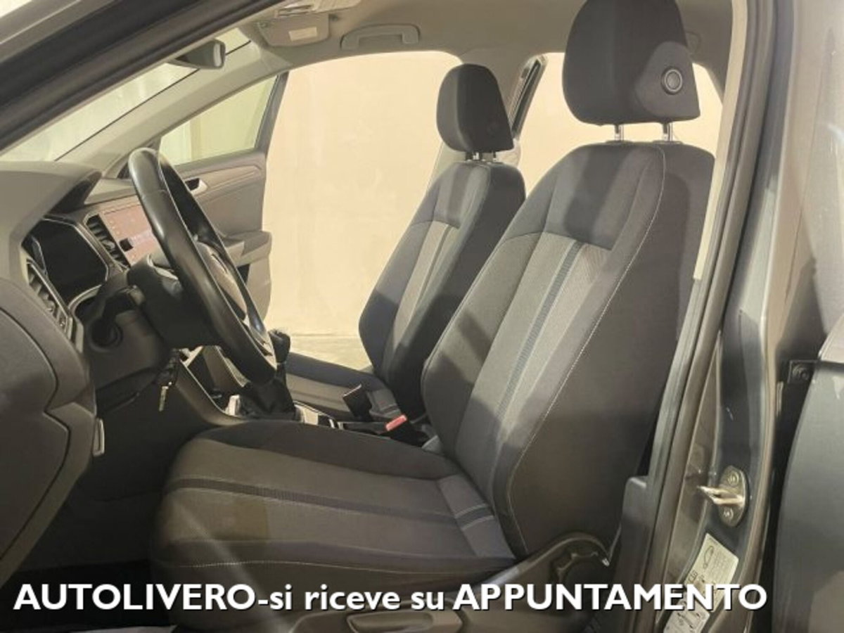 Volkswagen T-Roc 1.0 tsi Style 115cv (8)