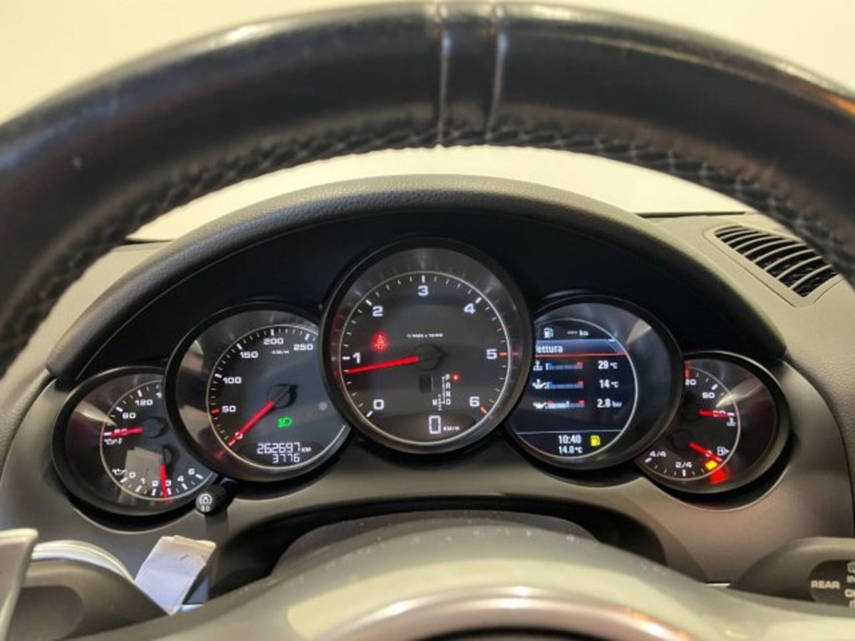 Porsche Cayenne 3.0 Diesel (5)