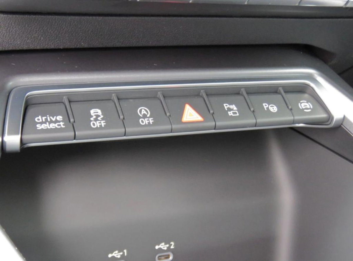 Audi A3 Sportback 35 TFSI S line edition (8)