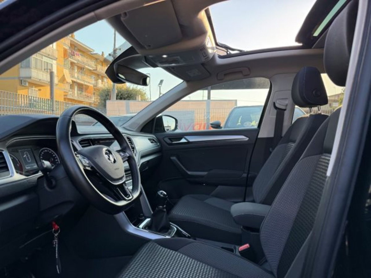 Volkswagen T-Roc 2.0 tdi R-Line 115cv (10)