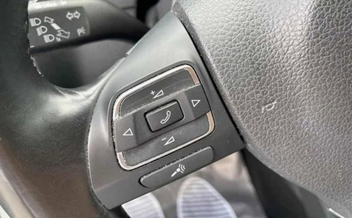 Volkswagen Tiguan 2.0 TDI 110 CV Sport & Style BlueMotion Tech. (14)