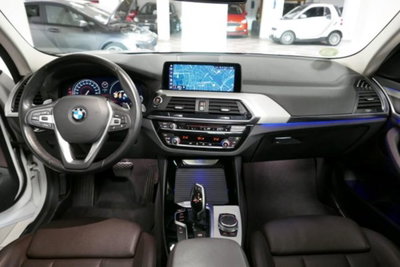 BMW X3 xDrive20d Luxury (6)