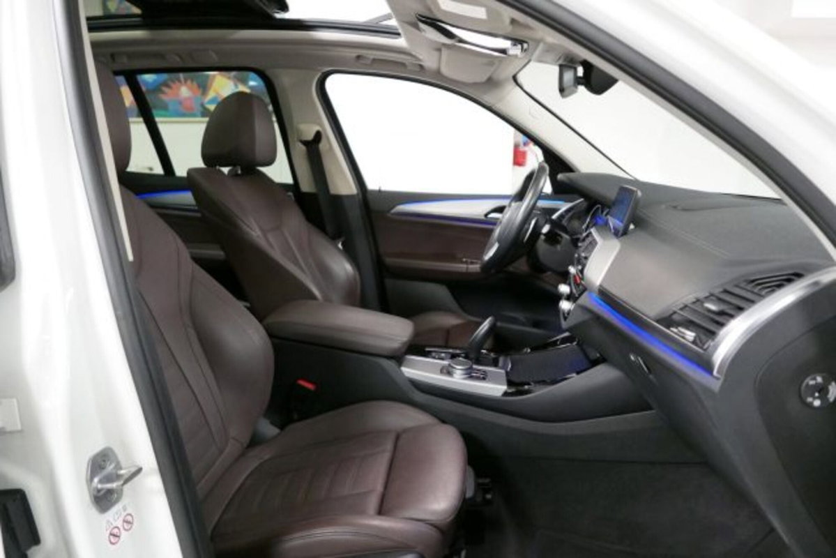 BMW X3 xDrive20d Luxury (8)