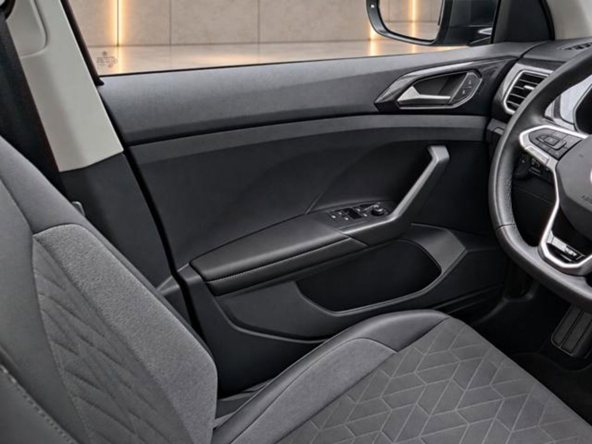 Volkswagen T-Cross 1.0 TSI Sport (13)
