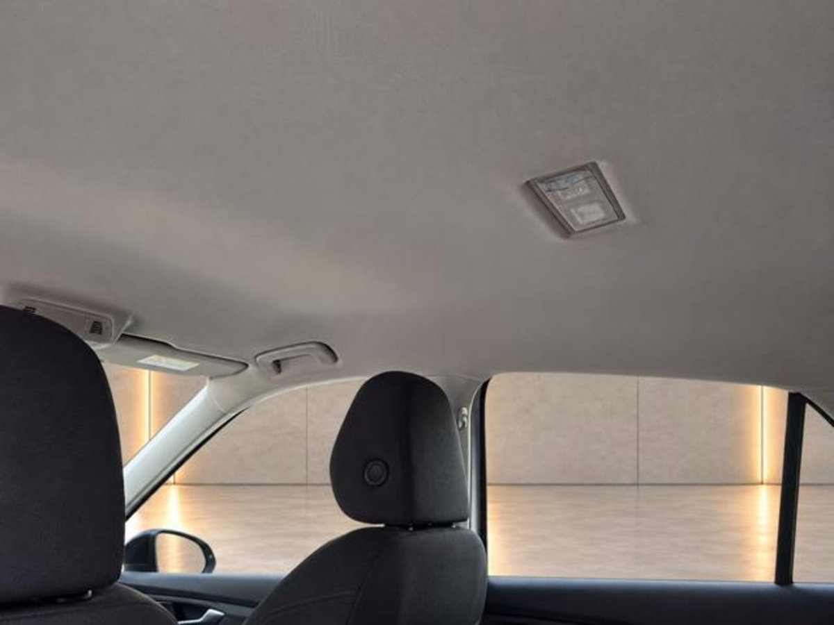 Volkswagen T-Roc 1.5 etsi Life 115cv dsg (15)